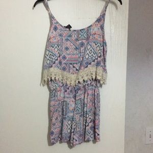 3/$15 Rue21 Sz med romper